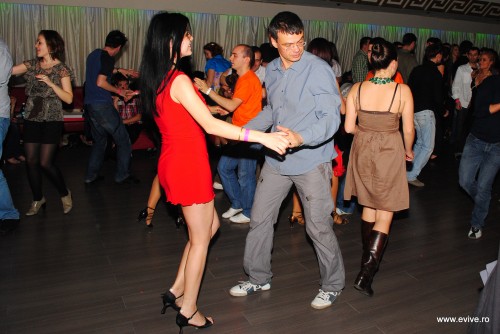 Salsa dancing lessons