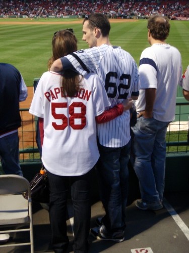 A Yankee and Red Sox couple
